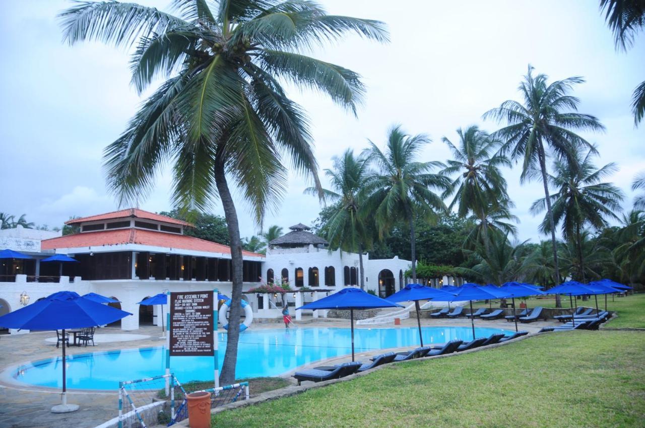 Jacaranda Indian Ocean Beach Resort Praia de Diani Exterior foto